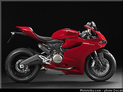 ducati_2014_superbike_899_panigale_0080.jpg