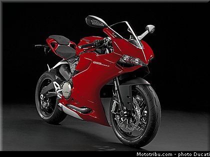 ducati_2014_superbike_899_panigale_0083.jpg