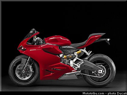 ducati_2014_superbike_899_panigale_0085.jpg