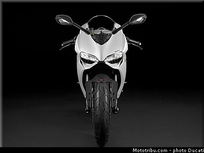 ducati_2014_superbike_899_panigale_0086.jpg