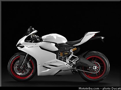 ducati_2014_superbike_899_panigale_0089.jpg