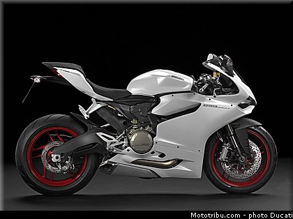 ducati_2014_superbike_899_panigale_0091.jpg