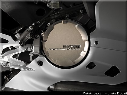 ducati_2014_superbike_899_panigale_0095.jpg