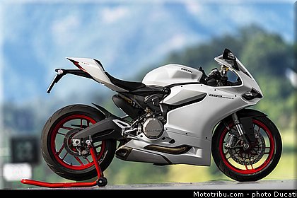 ducati_2014_superbike_899_panigale_0098.jpg