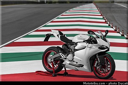 ducati_2014_superbike_899_panigale_0099.jpg