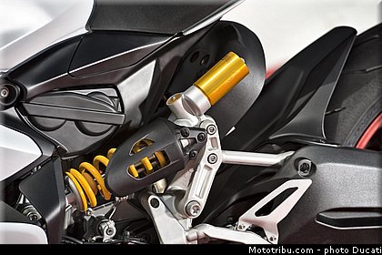 ducati_2014_superbike_899_panigale_0112.jpg