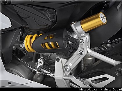 ducati_2014_superbike_899_panigale_0114.jpg
