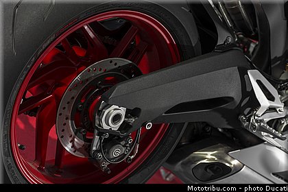 ducati_2014_superbike_899_panigale_0117.jpg
