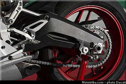 ducati_2014_superbike_899_panigale_0118.jpg