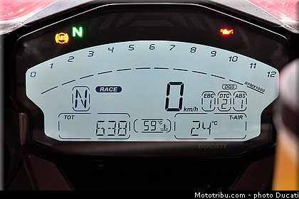 ducati_2014_superbike_899_panigale_0119.jpg