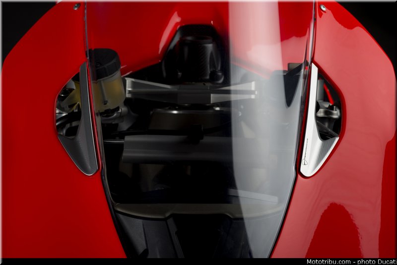 ducati_2014_1199_superleggera_010