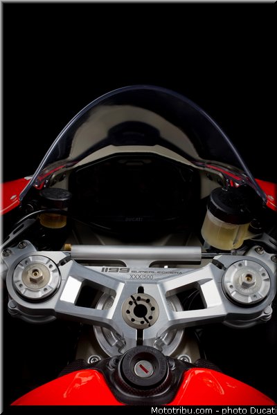 ducati_2014_1199_superleggera_014