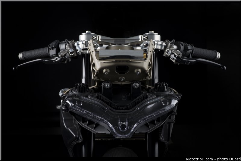 ducati_2014_1199_superleggera_019