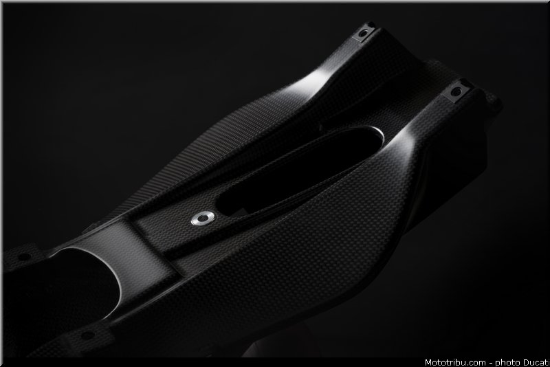 ducati_2014_1199_superleggera_029