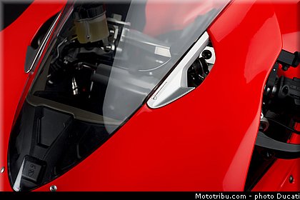 ducati_2014_1199_superleggera_008.jpg