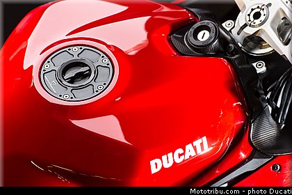 accessoire_003_ducati_panigale_1299_2015.jpg