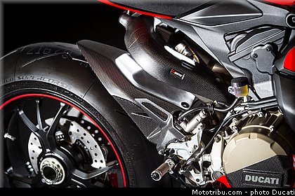 accessoire_005_ducati_panigale_1299_2015.jpg