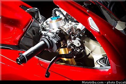 accessoire_006_ducati_panigale_1299_2015.jpg