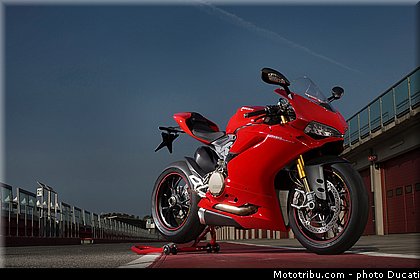 ducati_1299_panigale_s_2015_002.jpg