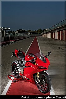 ducati_1299_panigale_s_2015_004.jpg
