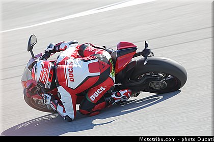 ducati_1299_panigale_s_2015_015.jpg