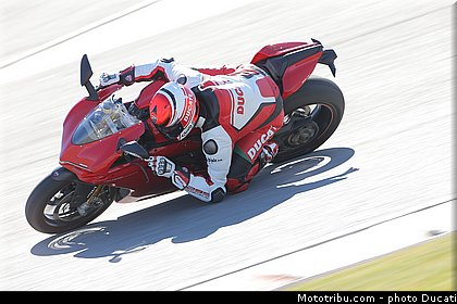 ducati_1299_panigale_s_2015_017.jpg