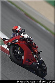 ducati_1299_panigale_s_2015_020.jpg