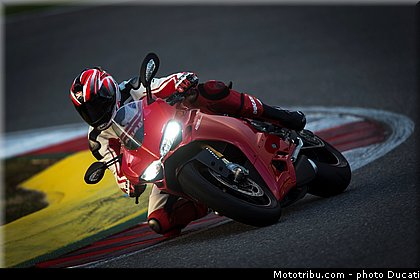 ducati_1299_panigale_s_2015_025.jpg