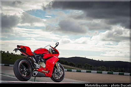 ducati_1299_panigale_s_2015_028.jpg