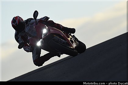 ducati_1299_panigale_s_2015_034.jpg