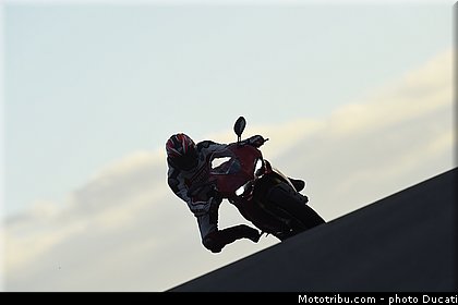 ducati_1299_panigale_s_2015_035.jpg