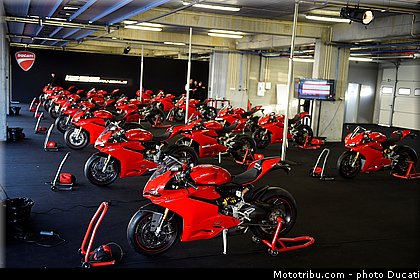 ducati_1299_panigale_s_2015_038.jpg