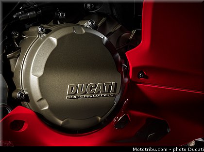 ducati_panigale_1299_002.jpg