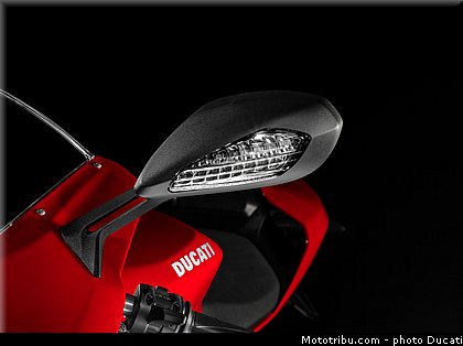 ducati_panigale_1299_003.jpg