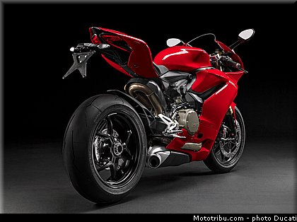 ducati_panigale_1299_008.jpg