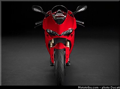 ducati_panigale_1299_011.jpg