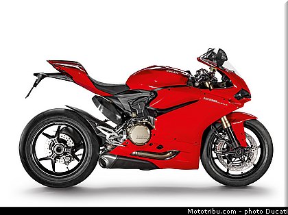 ducati_panigale_1299_012.jpg