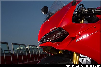 ducati_panigale_1299_015.jpg