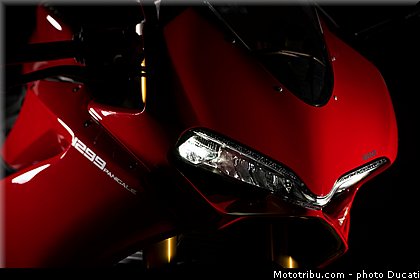 ducati_panigale_1299_018.jpg
