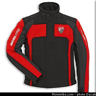 equipement_005_ducati_panigale_1299_2015.jpg