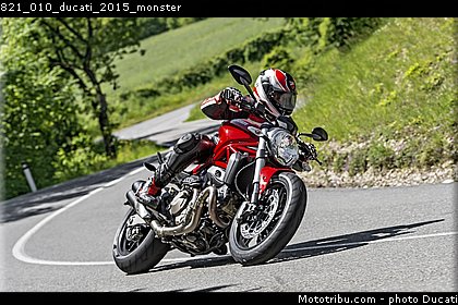 821_010_ducati_2015_monster.jpg