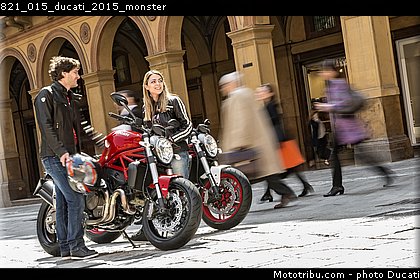 821_015_ducati_2015_monster.jpg