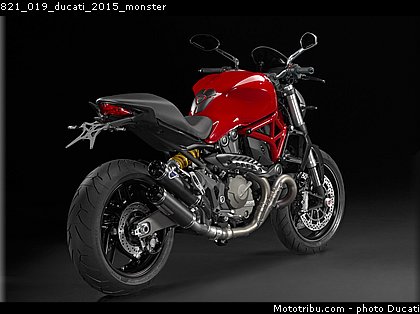 821_019_ducati_2015_monster.jpg