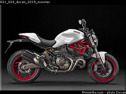 821_024_ducati_2015_monster.jpg