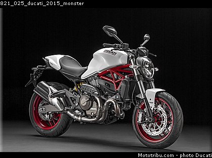 821_025_ducati_2015_monster.jpg