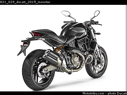 821_029_ducati_2015_monster.jpg