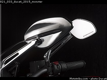 821_033_ducati_2015_monster.jpg