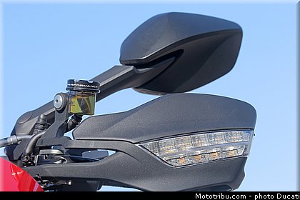 ducati_2015_multistrada_1200_0100.jpg