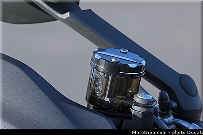 ducati_2015_multistrada_1200_0113.jpg