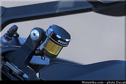 ducati_2015_multistrada_1200_0114.jpg